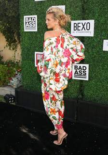 AnnaLynne McCord feet photo thumbnail