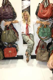 Adriane Galisteu feet photo thumbnail