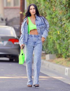 Megan Fox feet photo thumbnail
