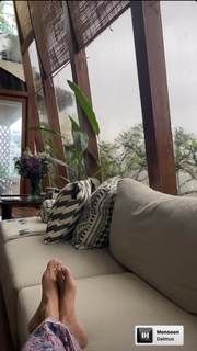 Dia Mirza feet photo thumbnail