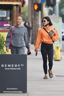 Lucy Hale feet photo thumbnail