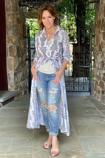 Lisa Robertson feet photo thumbnail
