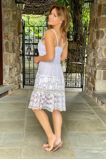 Lisa Robertson feet photo thumbnail