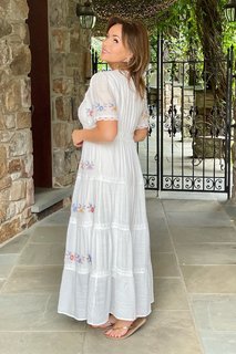 Lisa Robertson feet photo thumbnail