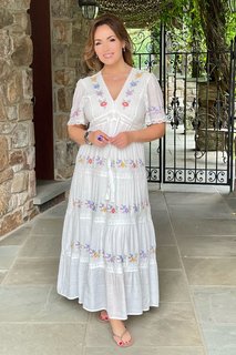 Lisa Robertson feet photo thumbnail