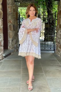 Lisa Robertson feet photo thumbnail