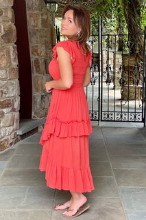 Lisa Robertson feet photo thumbnail