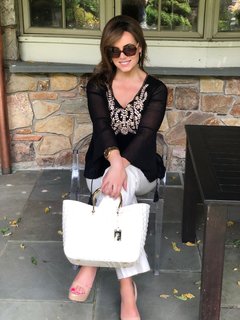 Lisa Robertson feet photo thumbnail