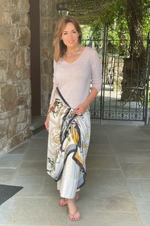 Lisa Robertson feet photo thumbnail