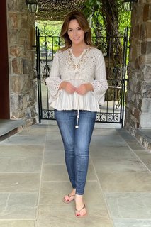 Lisa Robertson feet photo thumbnail