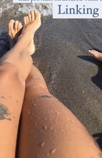 Nikki Reed feet photo thumbnail