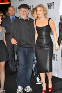 Drew Barrymore feet photo thumbnail