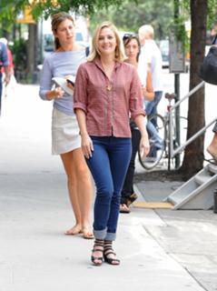 Drew Barrymore feet photo thumbnail