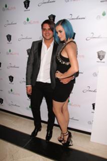 Katy Perry feet photo thumbnail