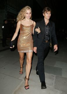 Pixie Lott feet photo thumbnail