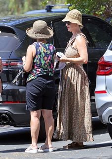 Katy Perry feet photo thumbnail