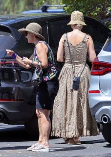 Katy Perry feet photo thumbnail