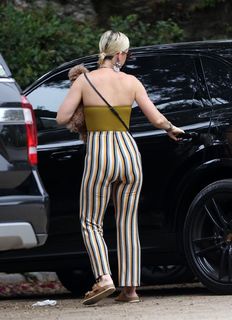 Katy Perry feet photo thumbnail