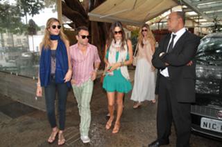 Alessandra Ambrosio feet photo thumbnail