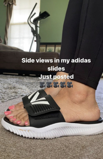 Deedee Rican feet photo thumbnail