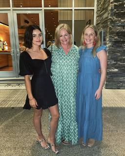 Lucy Hale feet photo thumbnail
