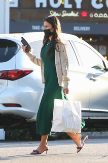 Jordana Brewster feet photo thumbnail