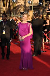 Julie Bowen feet photo thumbnail
