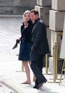 Rosamund Pike feet photo thumbnail