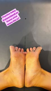 Kino MacGregor feet photo thumbnail