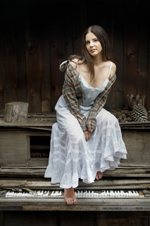 Lana Del Rey feet photo thumbnail