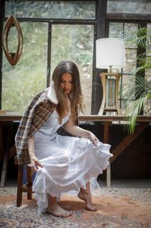 Lana Del Rey feet photo thumbnail