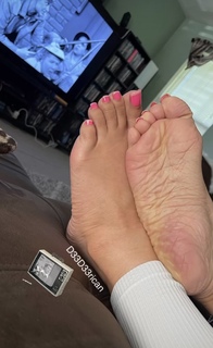 Deedee Rican feet photo thumbnail