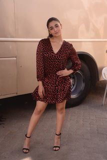 Alia Bhatt feet photo thumbnail