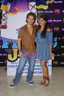 Jacqueline Fernandez feet photo thumbnail
