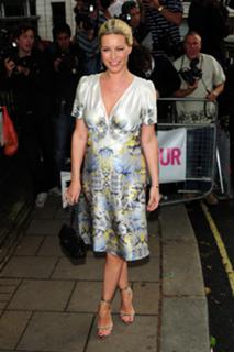 Denise Van Outen feet photo thumbnail
