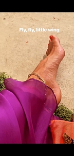 Brooke Burke feet photo thumbnail