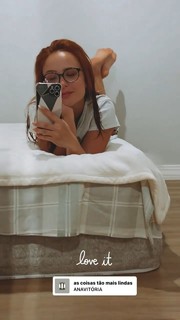 Larissa Manoela feet photo thumbnail