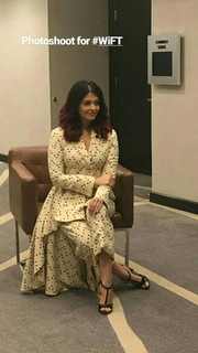 Aishwarya Rai Bachchan feet photo thumbnail
