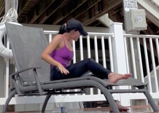 Brittney Smith feet photo thumbnail