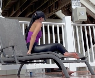 Brittney Smith feet photo thumbnail