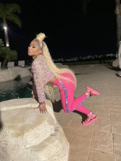 Nicki Minaj feet photo thumbnail