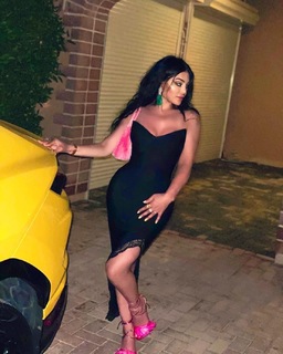 Haifa Wehbe feet photo thumbnail