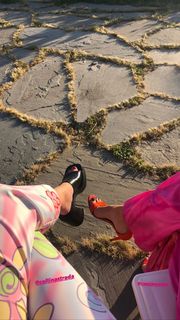Camila Mendes feet photo thumbnail