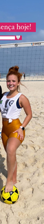 Larissa Manoela feet photo thumbnail