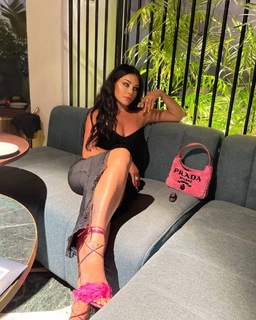 Haifa Wehbe feet photo thumbnail