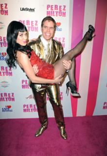 Katy Perry feet photo thumbnail
