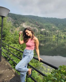 Alia Bhatt feet photo thumbnail