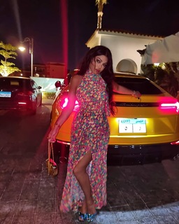 Haifa Wehbe feet photo thumbnail