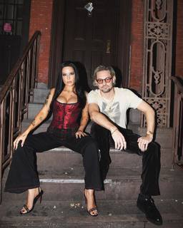 Halsey feet photo thumbnail