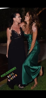 Brooke Burke feet photo thumbnail